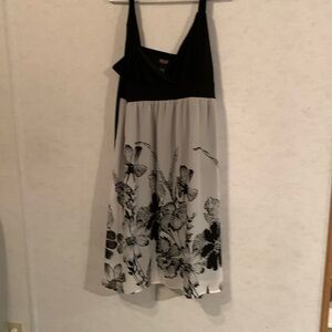 Super cute black/white/floral patterned dress